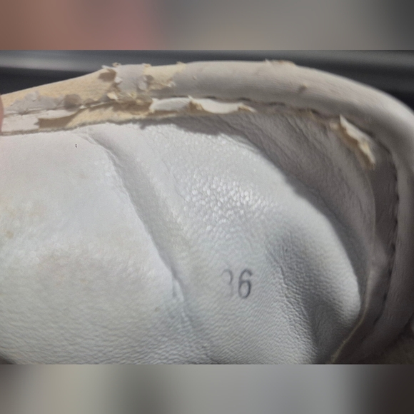 Gucci Embroidered Sneakers – Size 36 – Worn Leather, Embroidery Intact - Picture 7 of 9